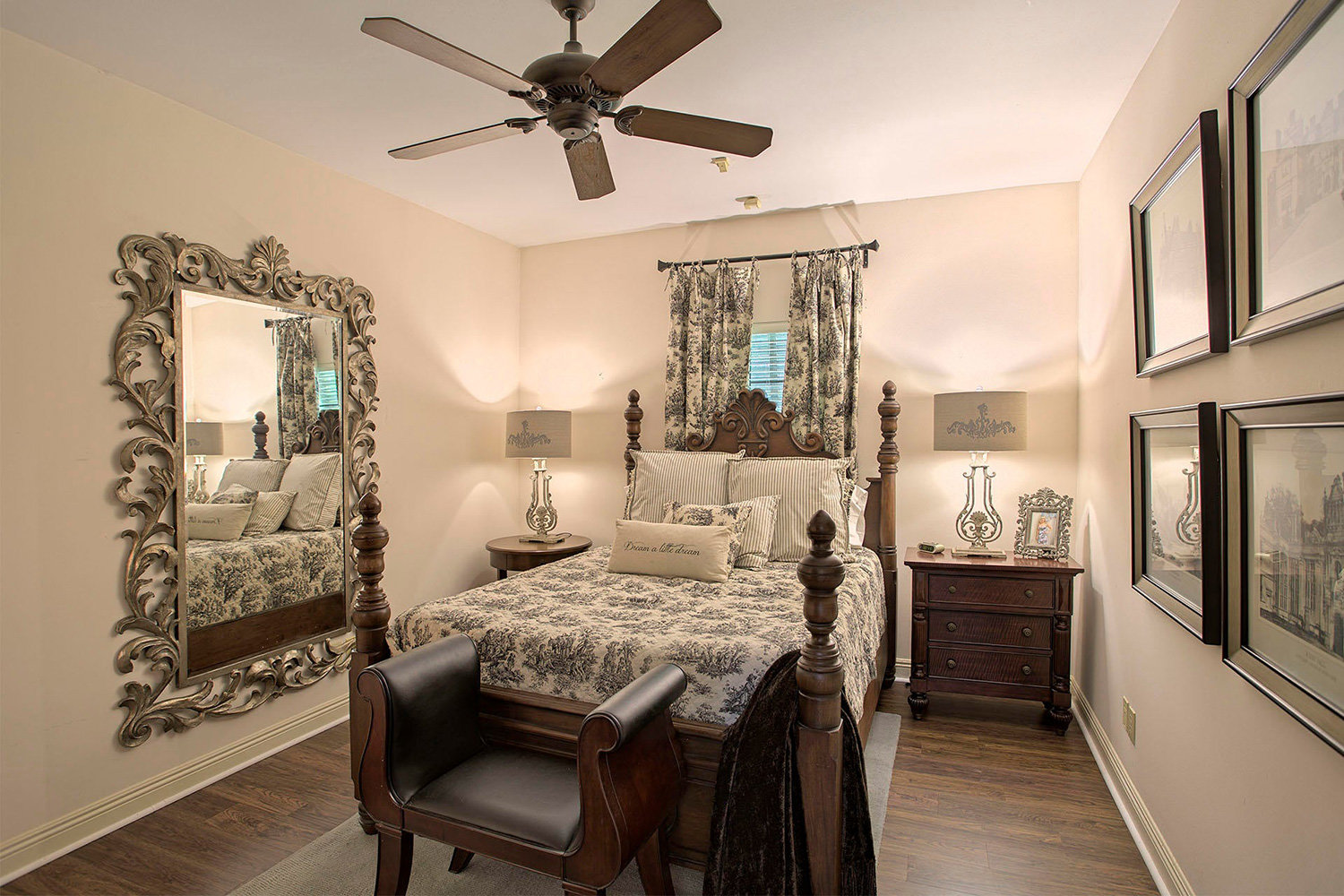 1401 Baytowne Ave Guest Room